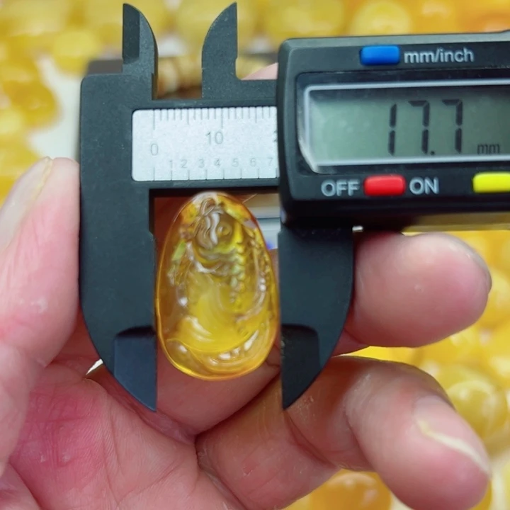 琥珀（矿物珀）未镶嵌裸石