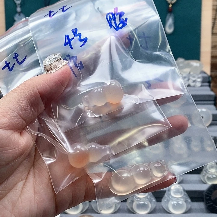 玛瑙/玉髓吊坠未镶嵌七****a不退换