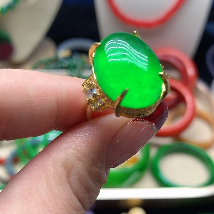 翡翠颈饰未镶嵌吊坠