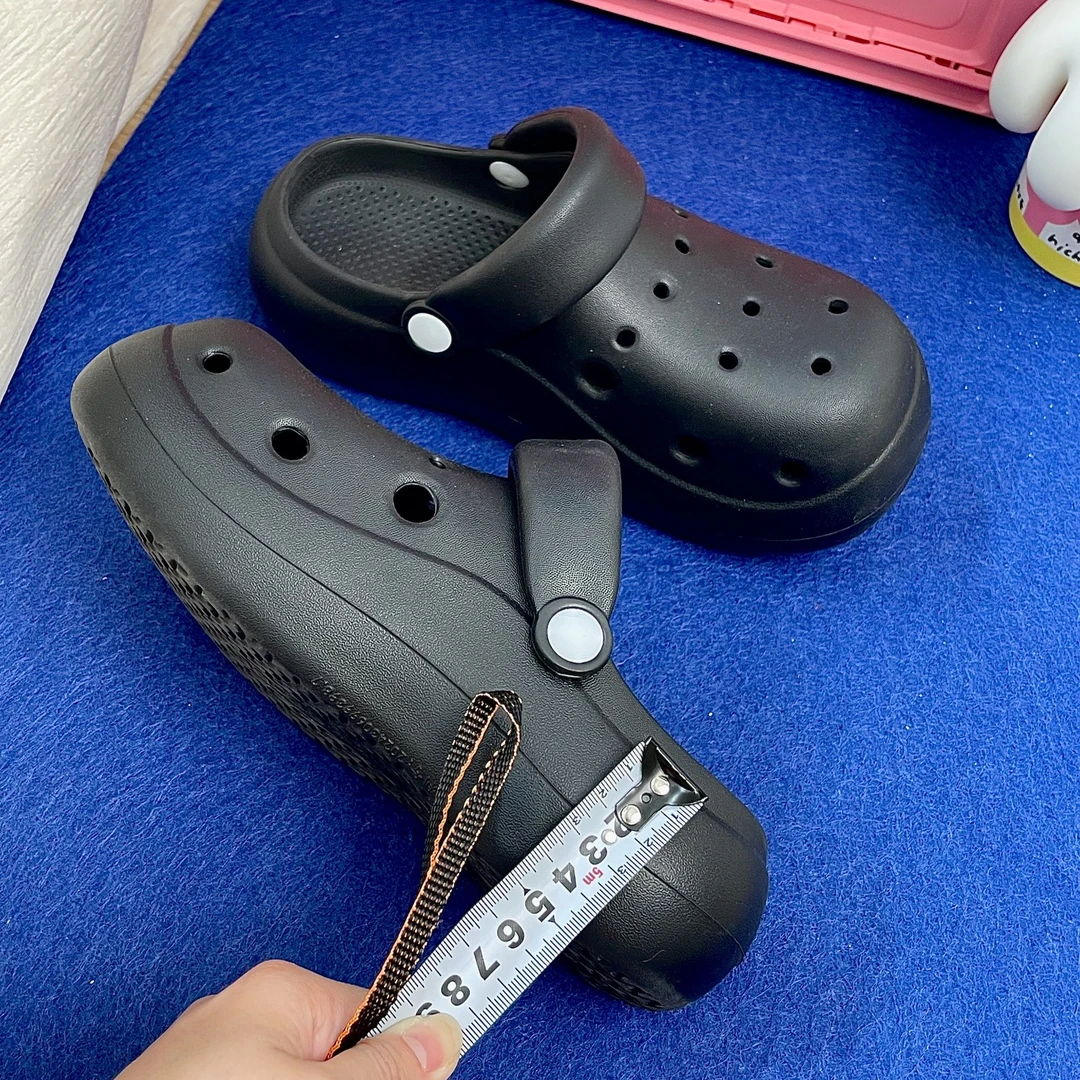 带足弓的洞洞鞋，超软～