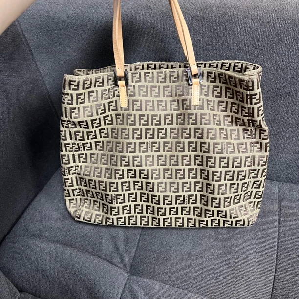 95新 FENDI/芬迪 G专属/芬迪菜篮子手提包/05014