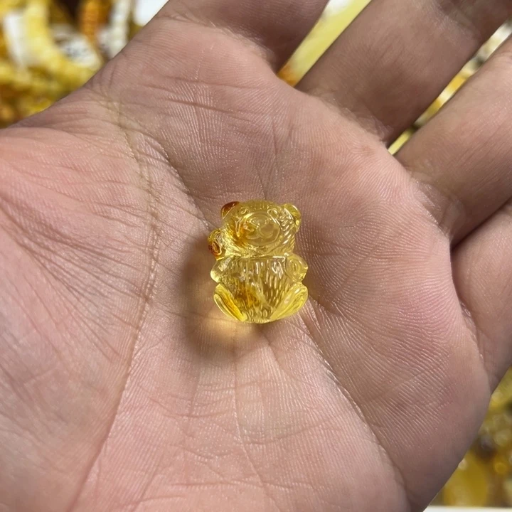 戴****琥珀未镶嵌裸石蜜蜡毛毛熊2.0g