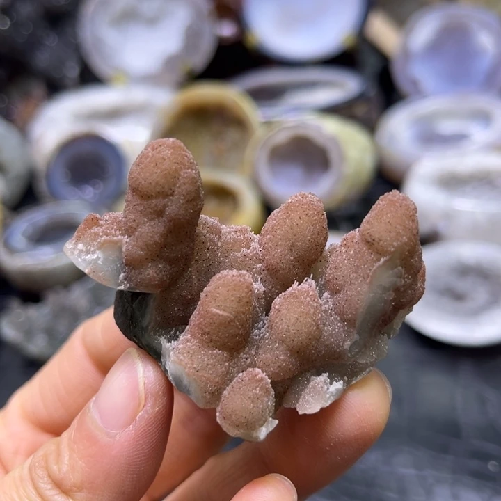 水晶珠宝半成品未镶嵌红软花柱