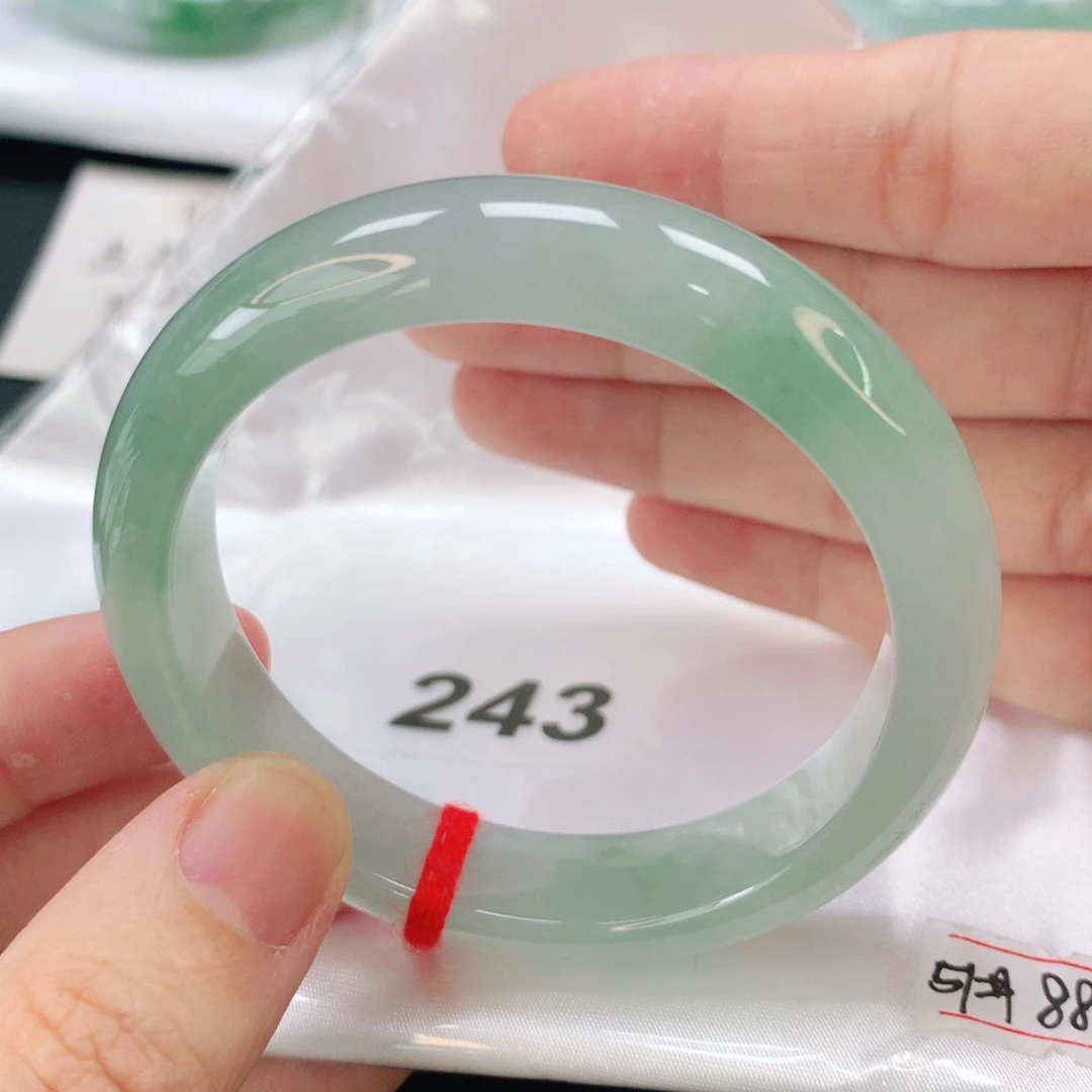 未镶嵌手镯翡翠缅甸51