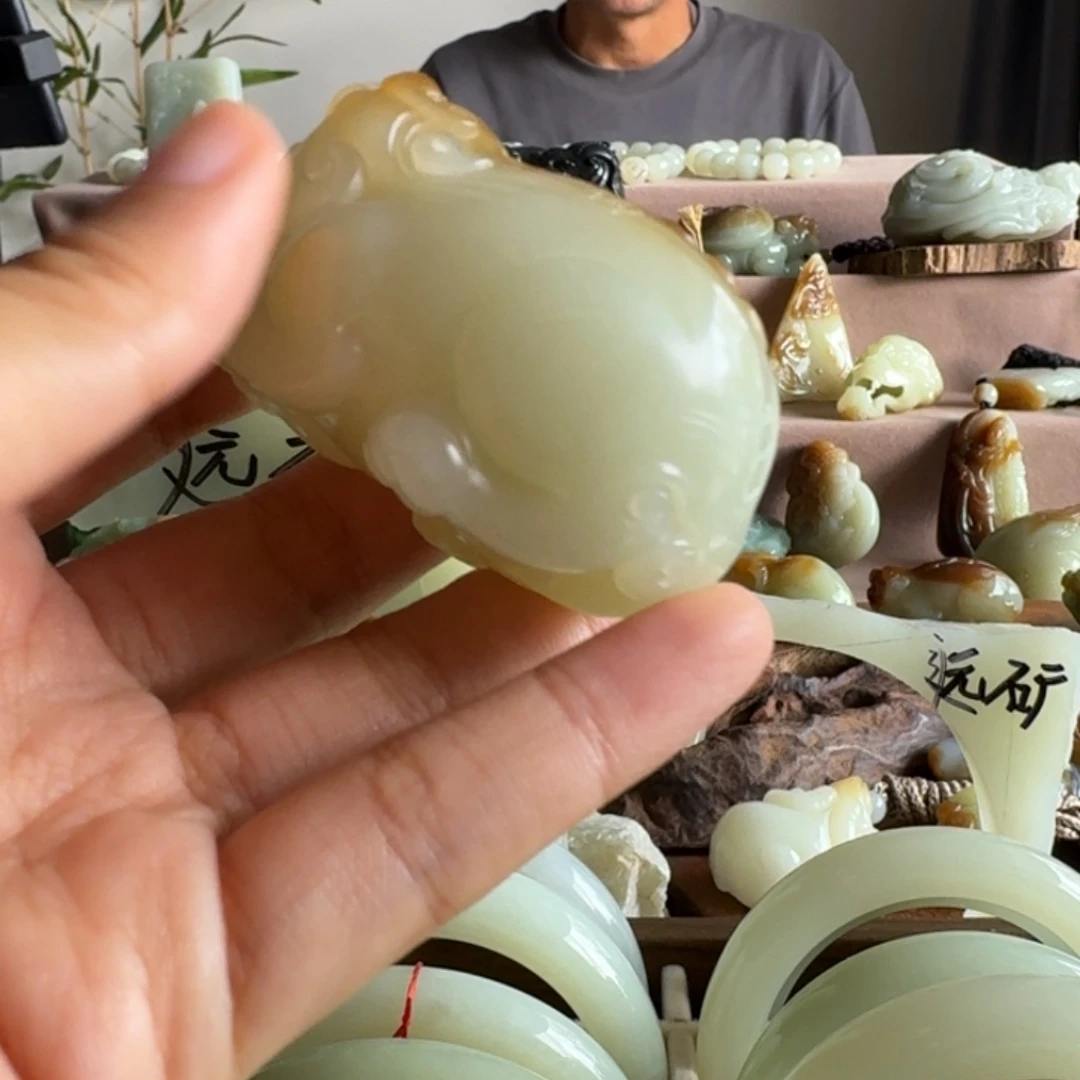 未镶嵌手链和田玉(糖玉)