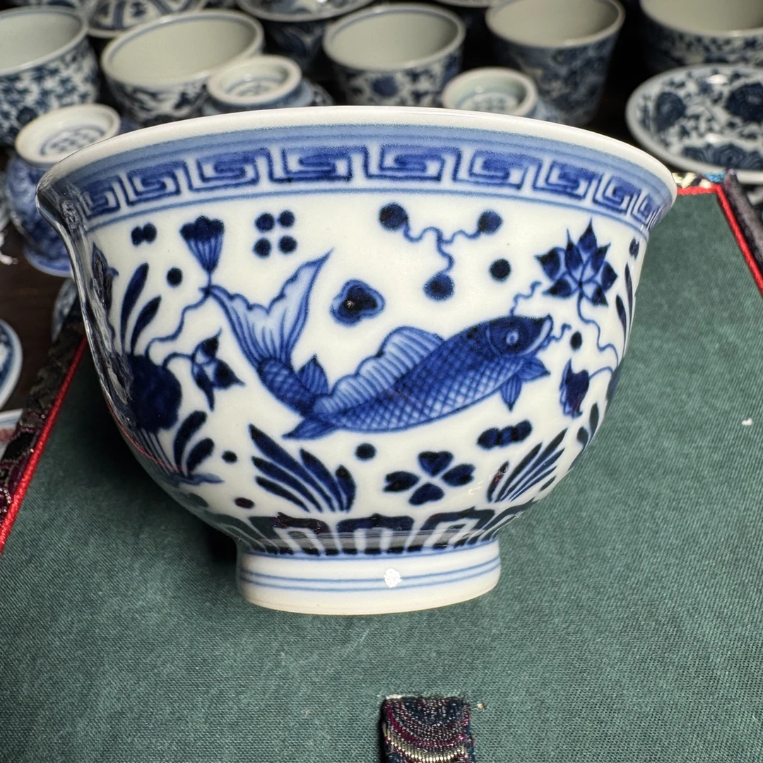 柴窑青花鱼藻纹撇口杯（不晓堂奢窑九字底款）