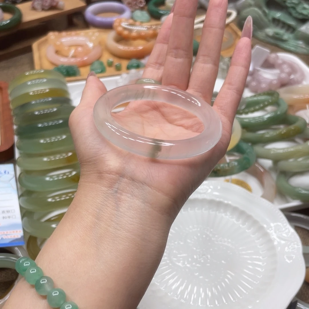 阿***呆石英岩玉未镶嵌手镯