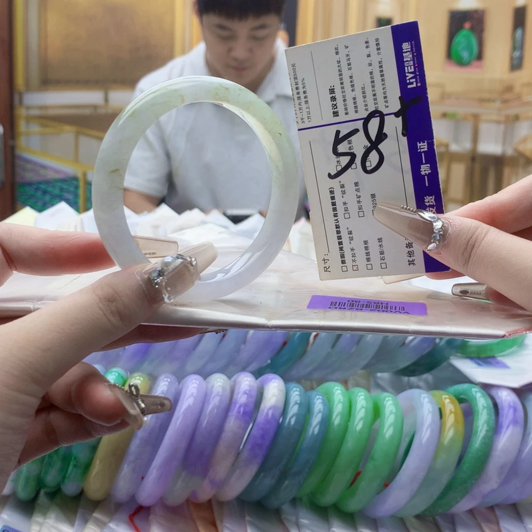 翡翠未镶嵌手镯nj