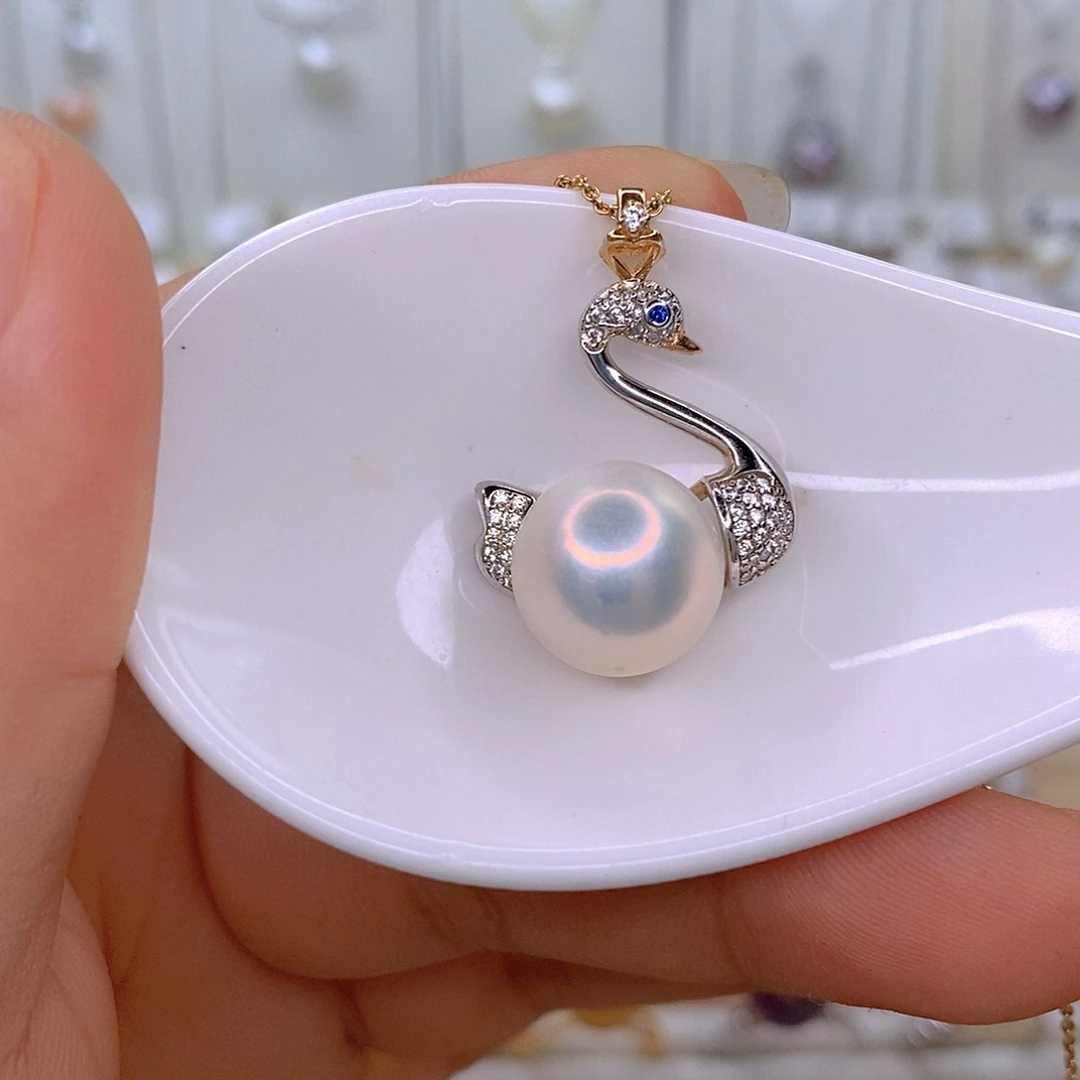 C***e颈饰银S925镶嵌淡水珍珠