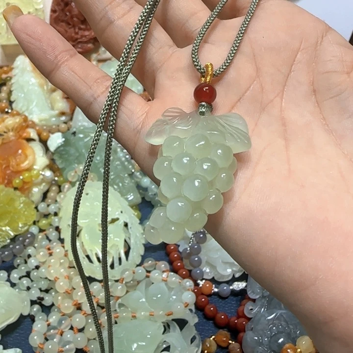 合金蛇纹石玉吊坠