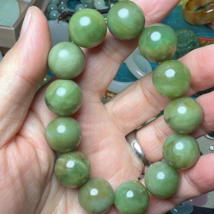 和田玉未镶嵌手串