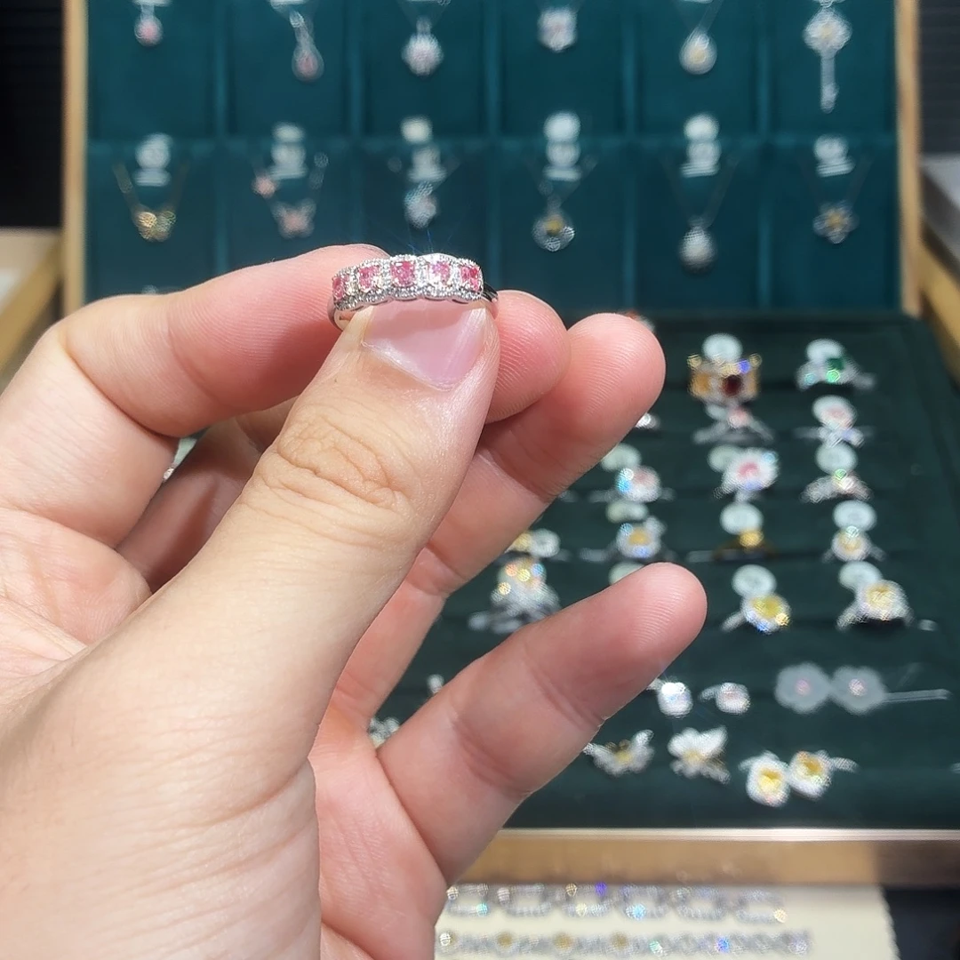 钻石戒指/指环18K金镶嵌