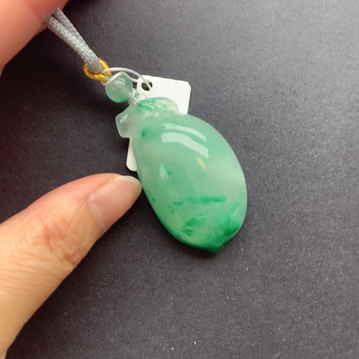 石英质玉未镶嵌颈饰