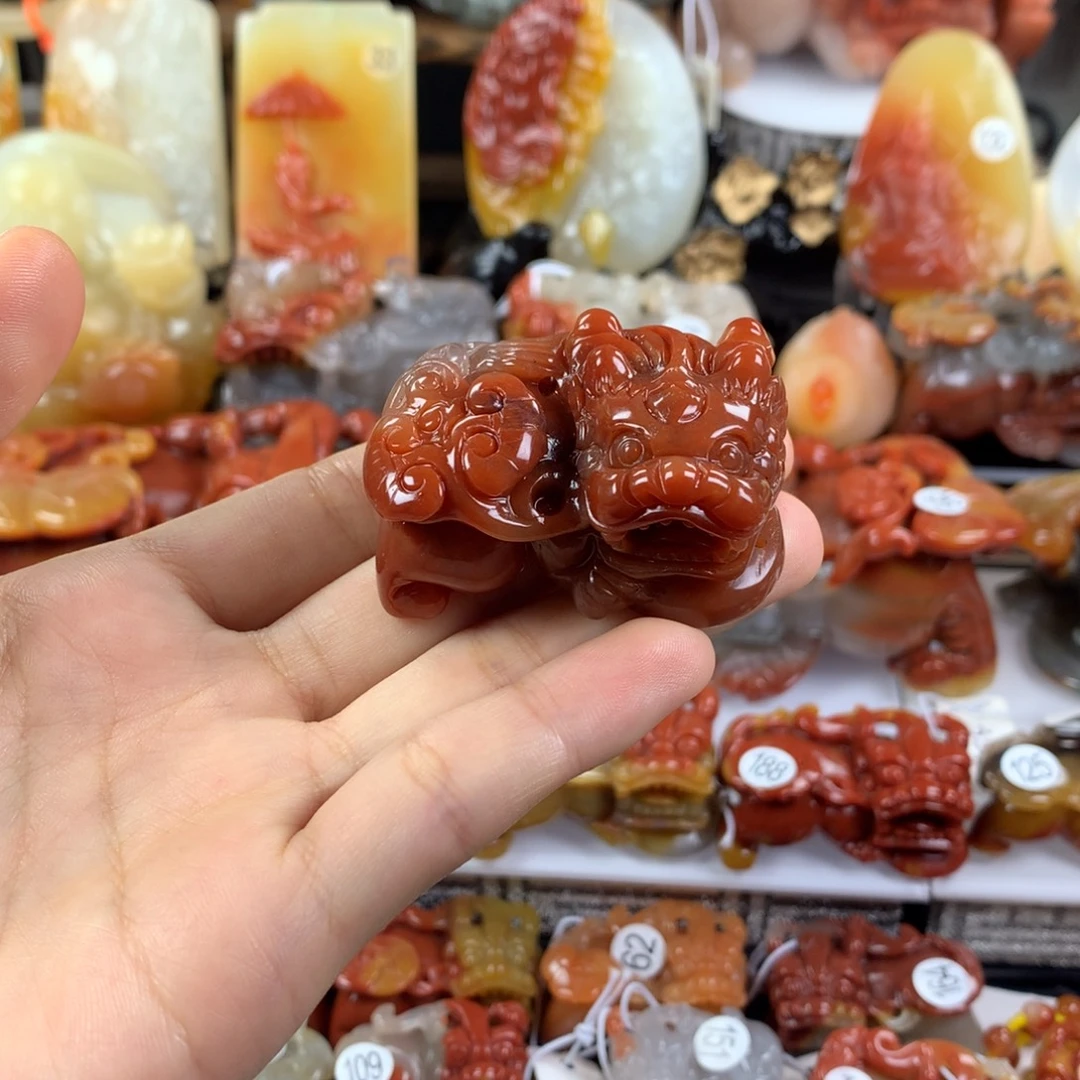 石英质玉（黄龙玉）未镶嵌挂件