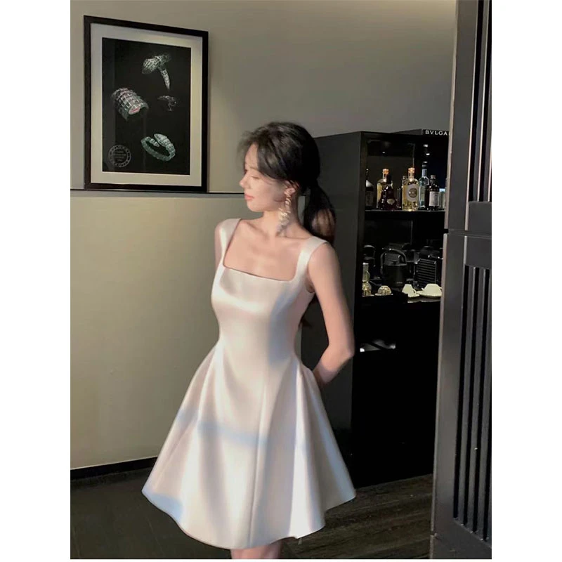 纯欲法式辣妹显瘦露背吊带连衣裙女早春季高级感千金风公主小礼服