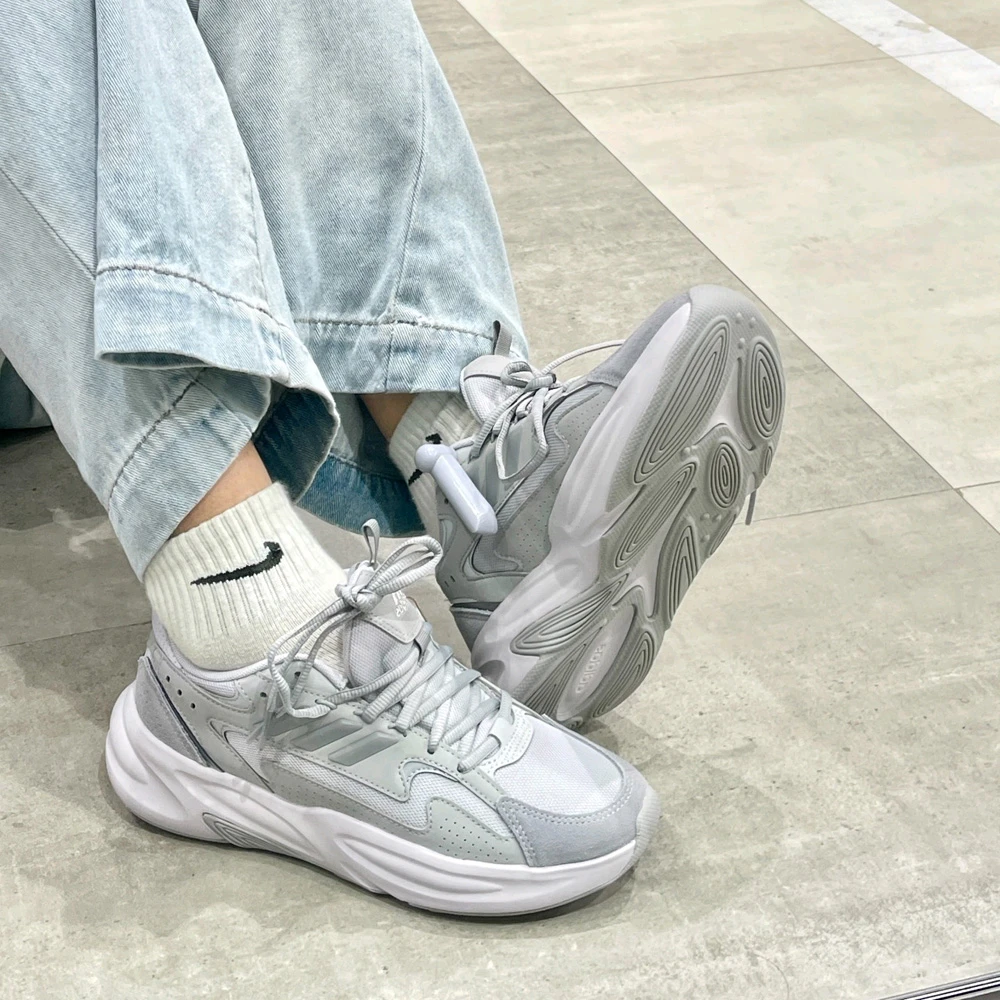 （断码处理）阿迪达斯秋冬男女款时尚缓震舒适休闲运动跑步鞋ID3575