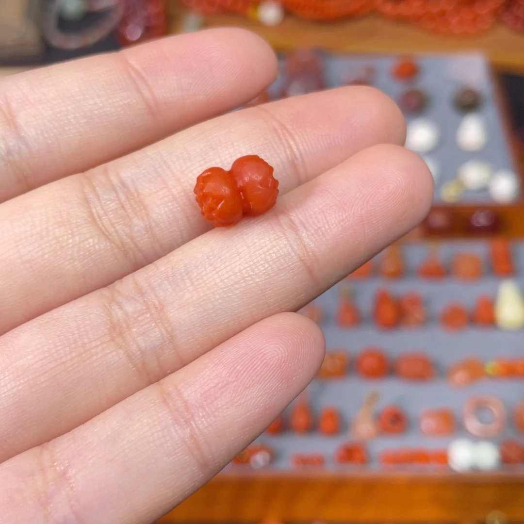 南红玛瑙未镶嵌并蒂莲卡7.8