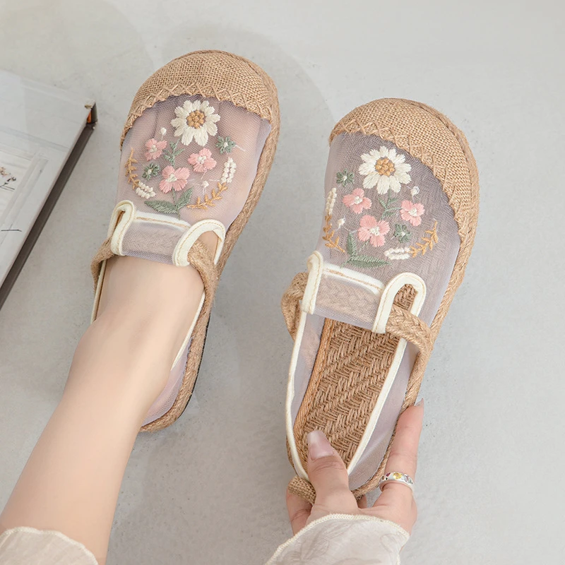 5月新款夏季网鞋云南女镂空透气工艺网面布鞋软底低帮汉服仙女鞋