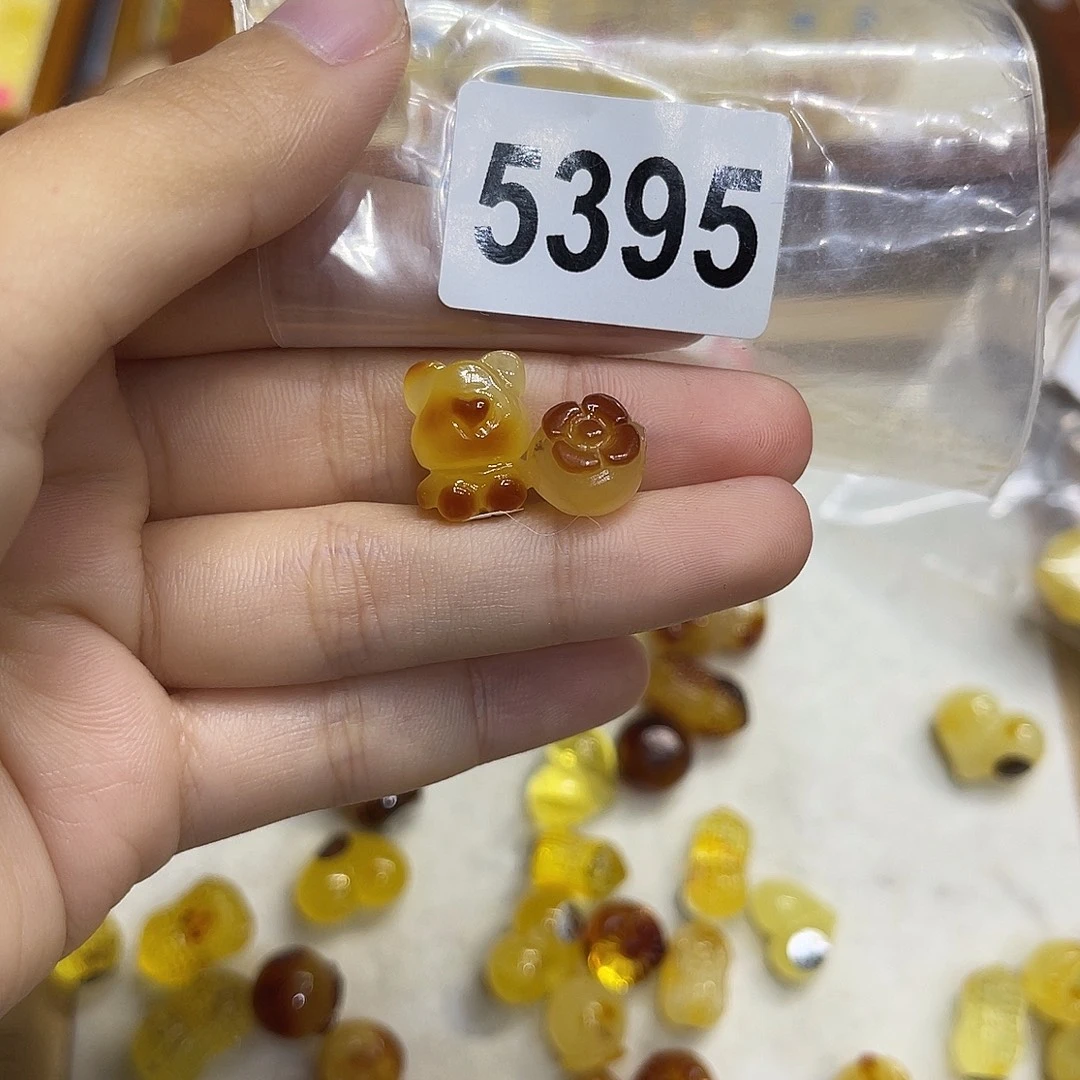 琥珀未镶嵌珠宝奇石