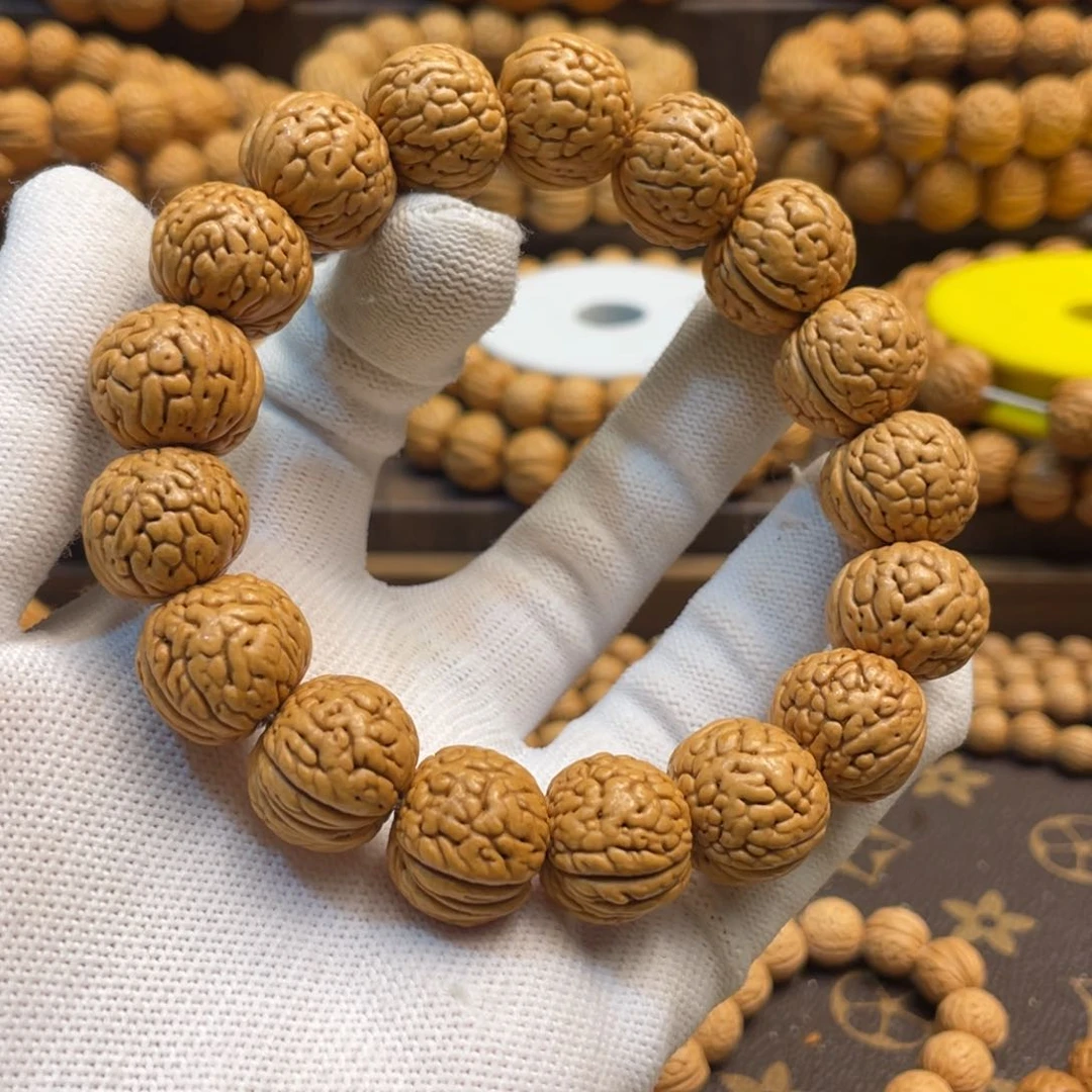 手串桃核铁扇公主