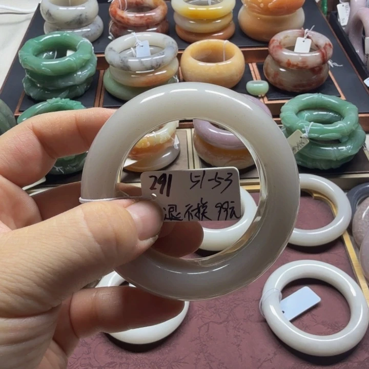 石英质玉未镶嵌手镯