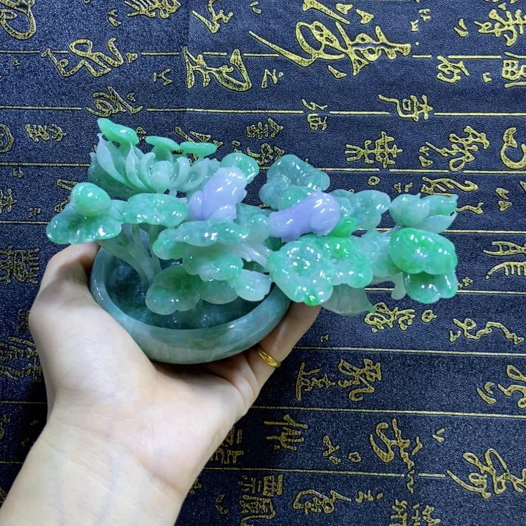 翡翠挂件未镶嵌好看的翡翠荷花盆景