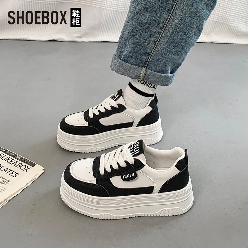 达芙妮旗下鞋柜松糕厚底小白鞋子女2025冬季新款增高爆款休闲板鞋