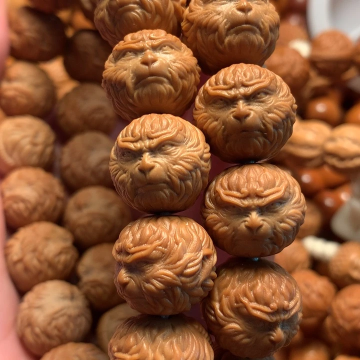 【闪购商品】猴头核桃吊坠雷**域悟空