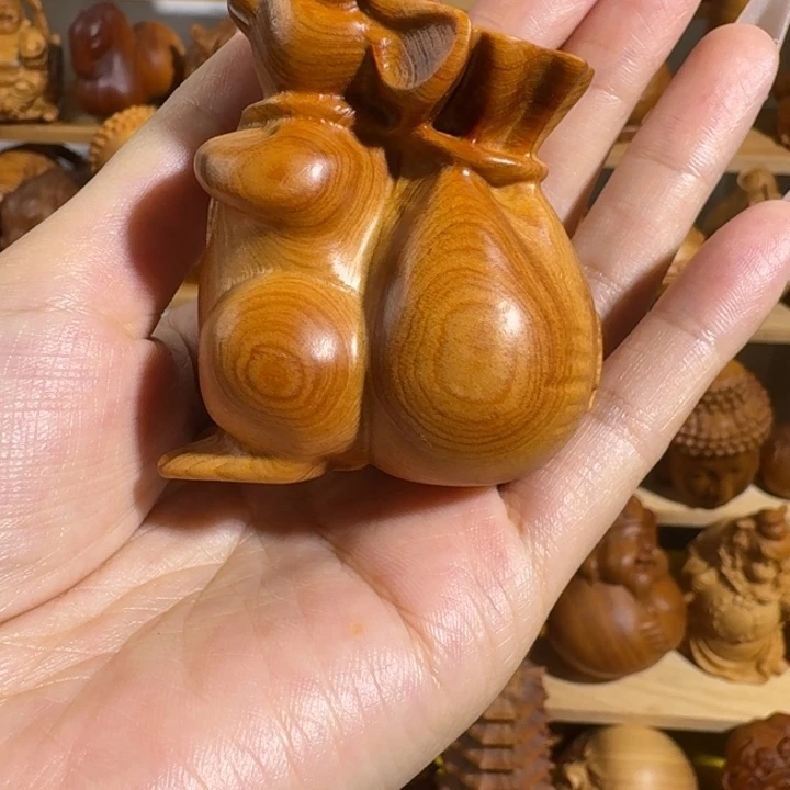 柏木小*?鼠崖柏手把件