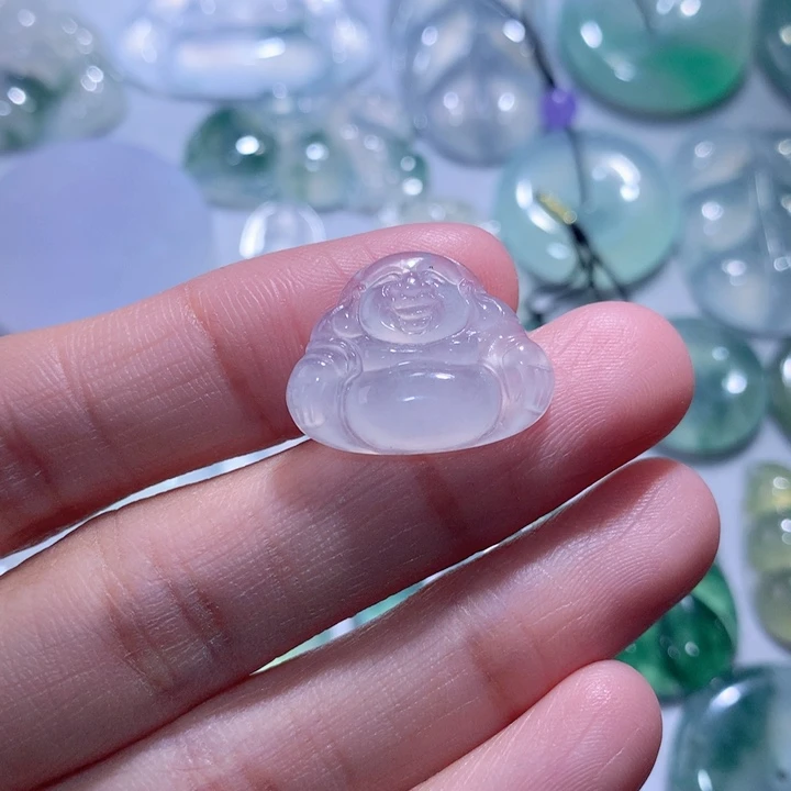 翡翠颈饰未镶嵌佛