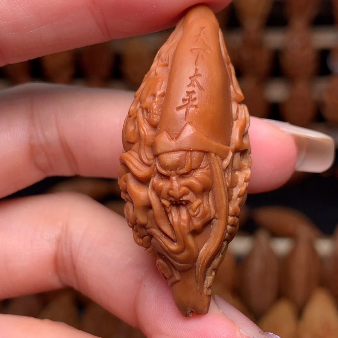 把件橄榄核黑白无常