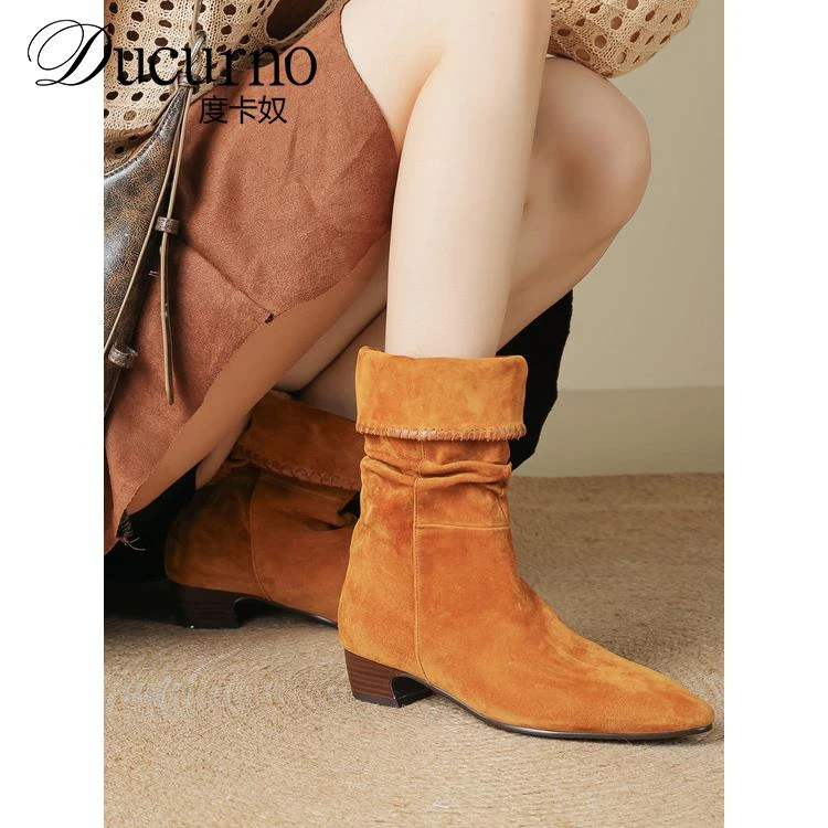 DUCURNO尖头粗跟褶皱堆堆靴女复古真皮套筒西部靴百搭中筒瘦瘦靴