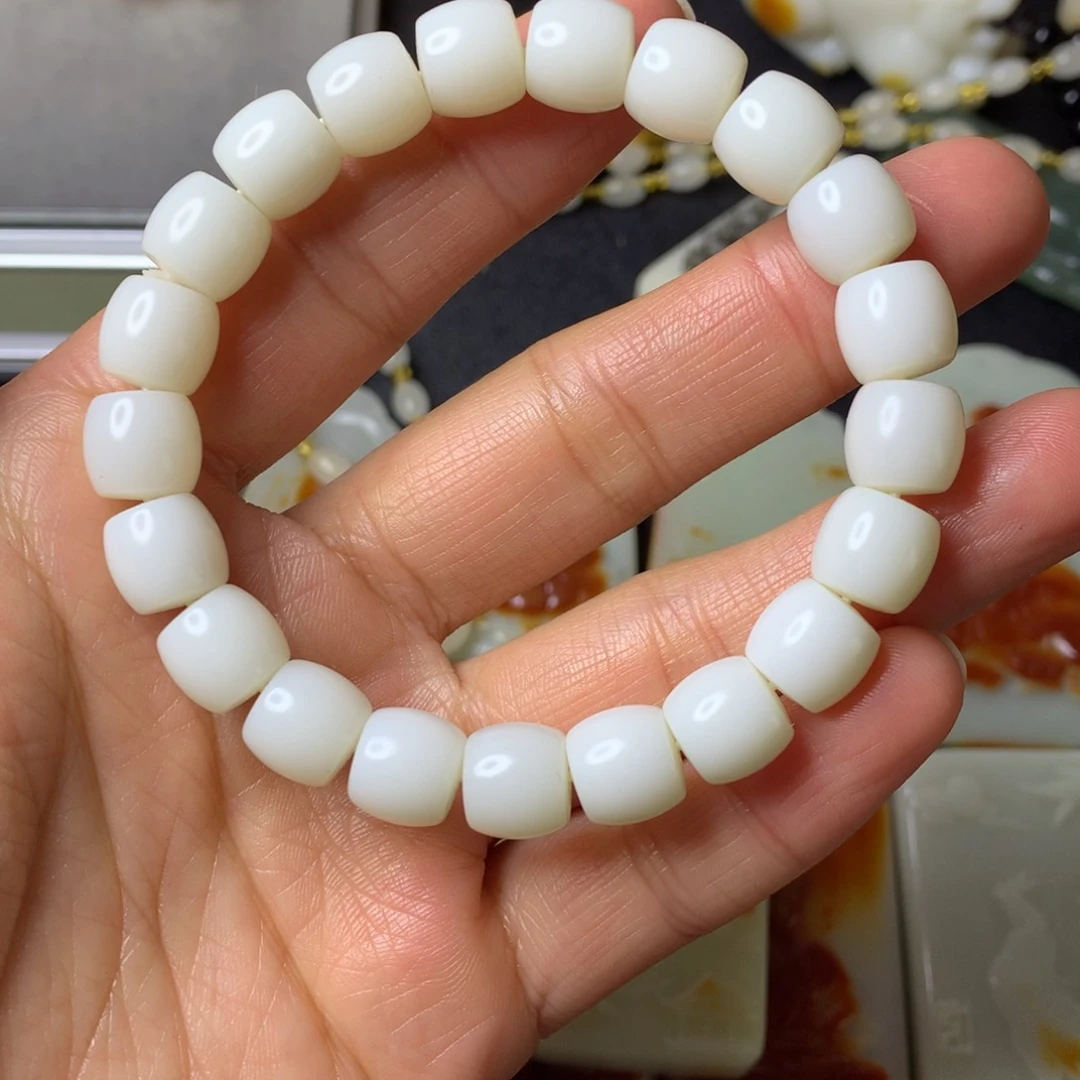 和田玉颈饰未镶嵌君**兰