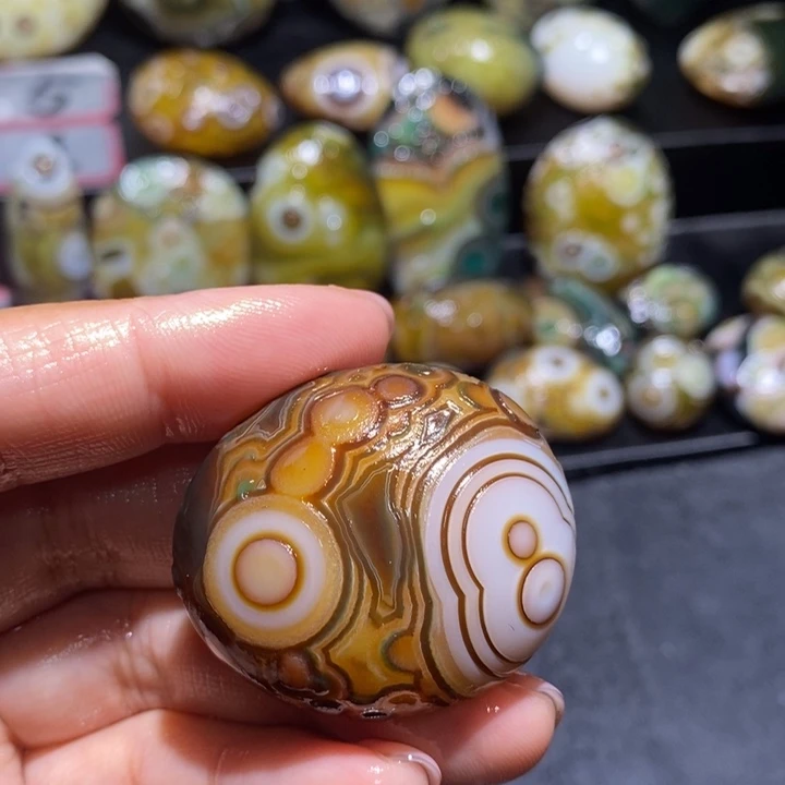 玛瑙/玉髓未镶嵌珠宝奇石158