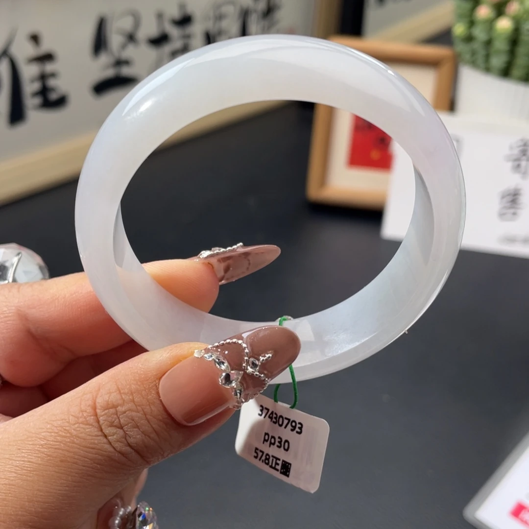 翡翠未镶嵌手镯糯冰牛奶白宽版手镯
