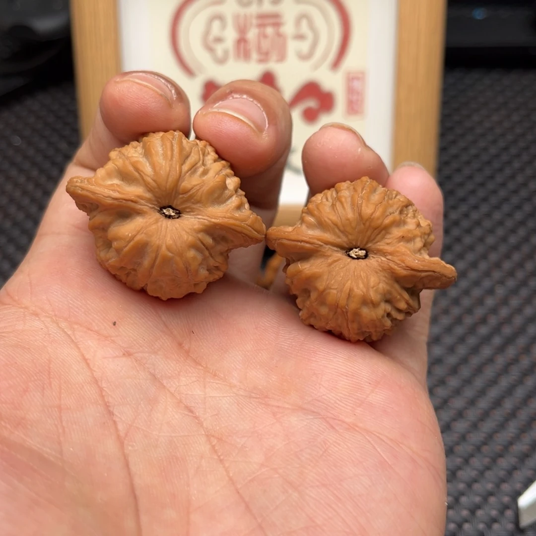 吊坠文玩核桃初****）崔凯