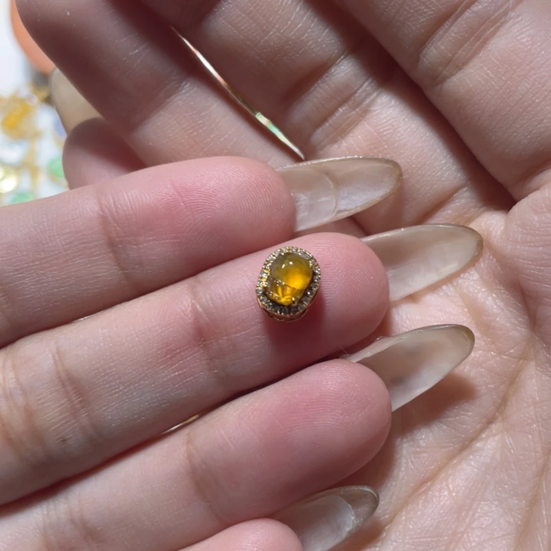 【闪购商品】颈饰18K金镶嵌翡翠