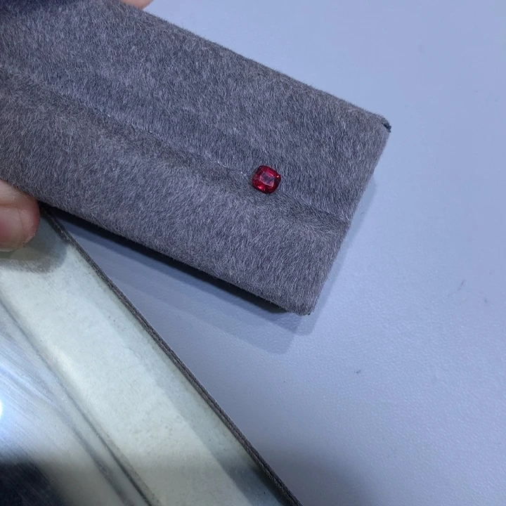 尖晶石裸石未镶嵌0.4克拉