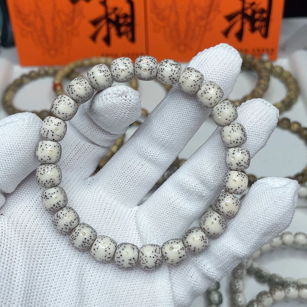 星月菩提手串37。9/8骨瓷白通体留白一线天