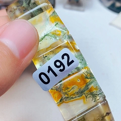 未镶嵌颈饰玛瑙/玉髓请****