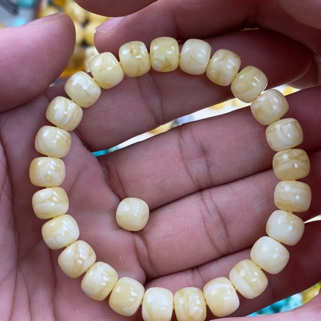 玉***围蜜蜡未镶嵌裸石配饰