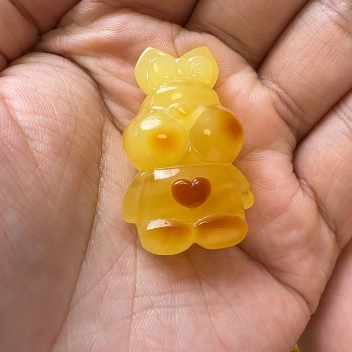 琥珀未镶嵌裸石兔子