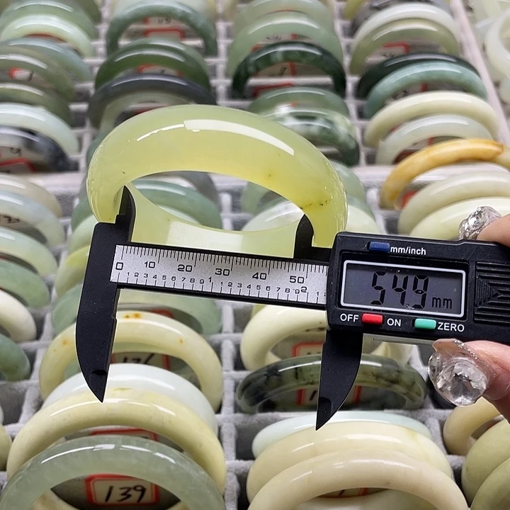 蛇纹石玉未镶嵌手镯144