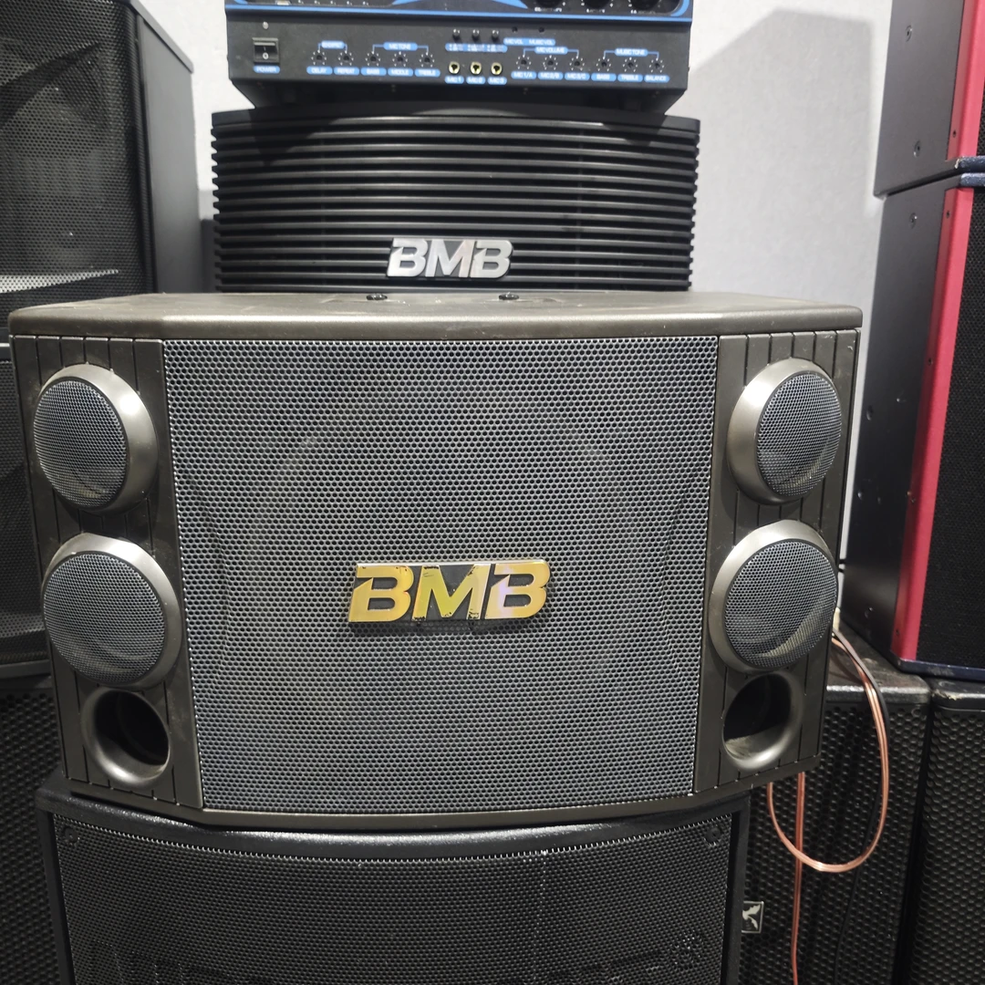 8新  BMB2000C12寸卡包一只  不包邮