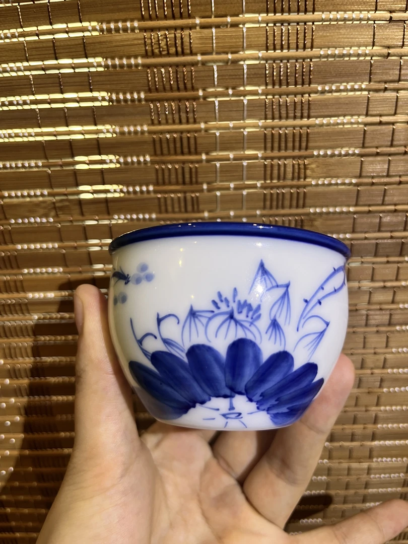 S景德镇高温瓷青花缸杯鱼戏荷莲间