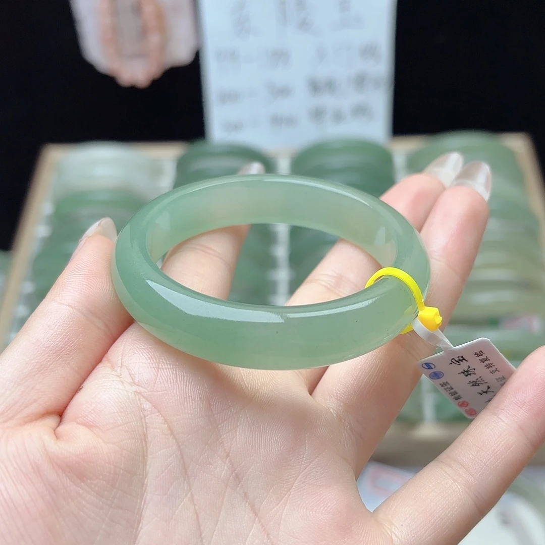 石英质玉手镯未镶嵌53