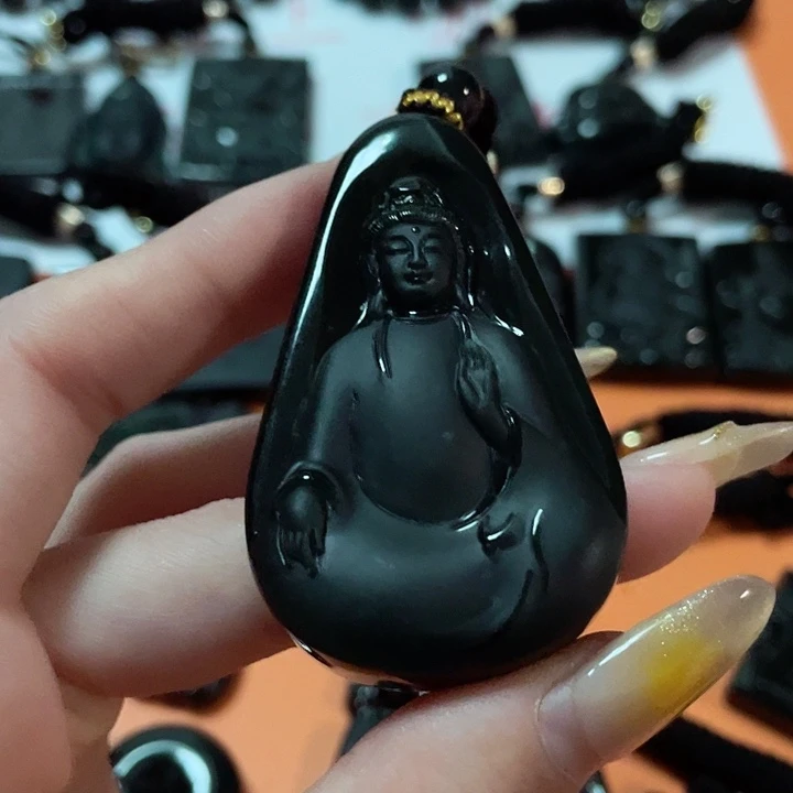 翡翠颈饰未镶嵌小*