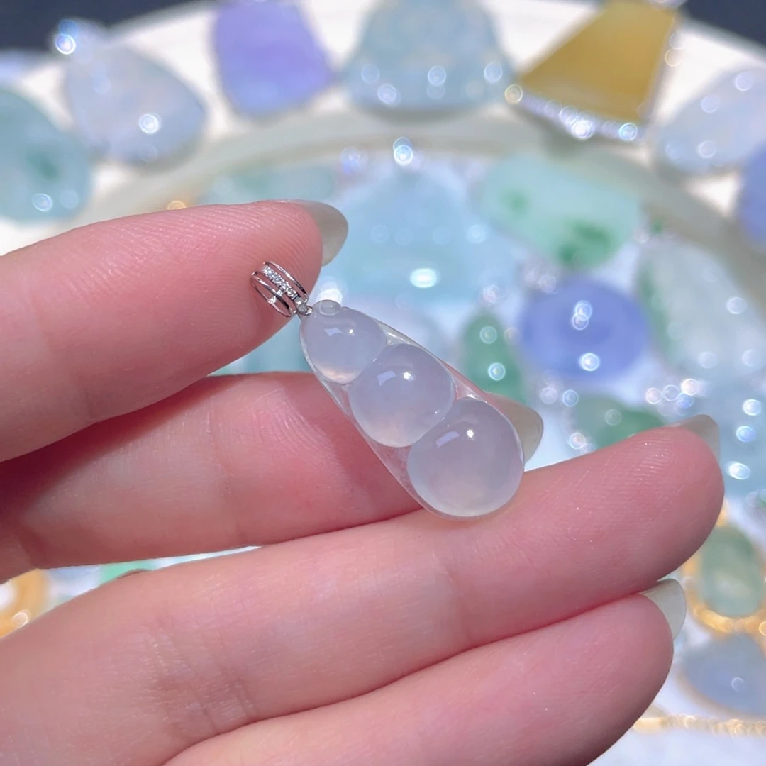 翡翠18K金镶嵌颈饰翡翠