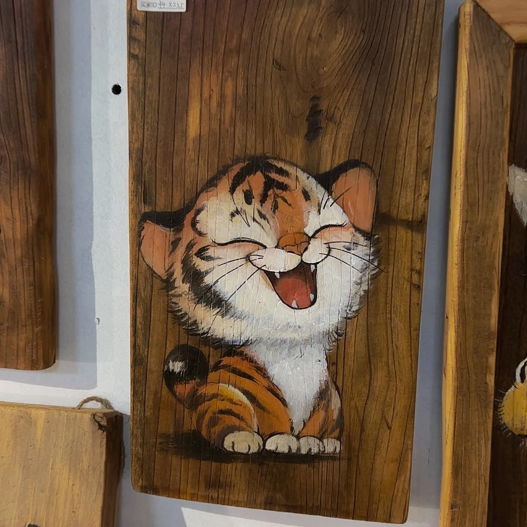 如***兔风化老门板丙烯画