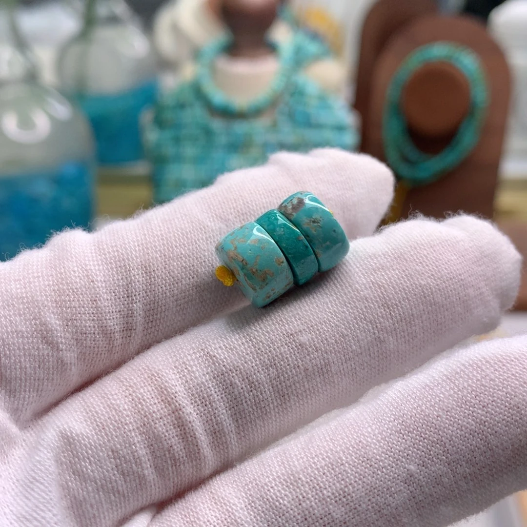 绿松石未镶嵌饰品